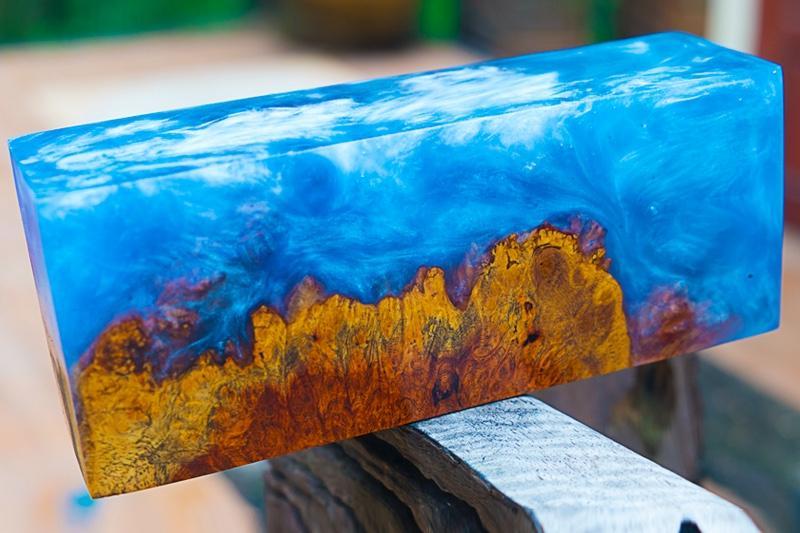 A deep pour epoxy slab made to showcase pigmented deep pour epoxy