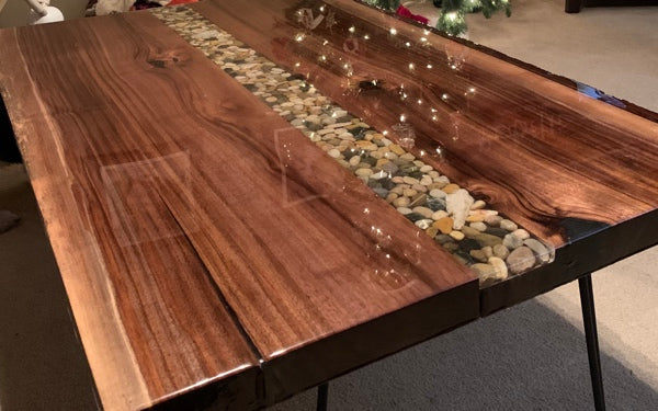 A "liquid glass" epoxy table