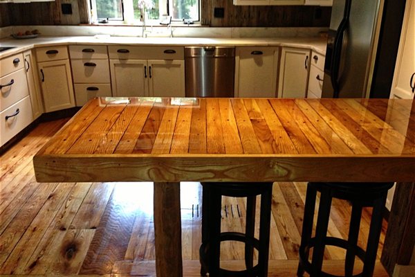 A wooden epoxy table top with a perfectly cured finish due to maintaining low humidity levels.